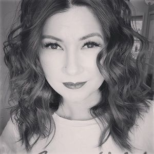 Meet your Posher, Carolina